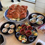 大阪屋形船 - 前菜盛り合わせとずわい蟹の姿煮