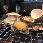 Daruma ya - 貝焼きセット(アワビとハマグリ)