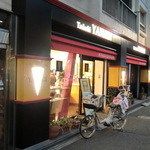 パティスリー タダシ ヤナギ - リニューアルされた外観