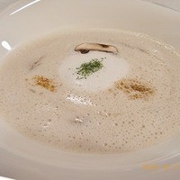 E.Bu.Ri.Ko - マッシュルームのポタージュ、冬虫夏草とポルチーニのパウダー、パセリを散らして