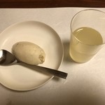 鰻はし本 - 冷茶と栗アイス