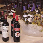 Trattoria DELLA MELA - ソムリエが世界各国からワインを約40種厳選。色々試したい…という方は、日替わり赤・白各4種が飲める『ワインビュッフェ』をどうぞ