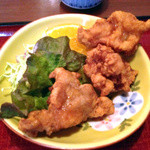 とび魚舟あそび - 日替わり定食　６５０円　の　鶏の唐揚げ（３ヶ）
