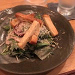 金井商店 - 蒸し鶏と小松菜のシーザーサラダ　きつねスタイル