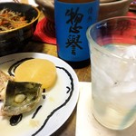 横浜君嶋屋 - 日本酒だけどロックで(笑) 肴は愛しい嫁さん作ブリ大根ときんぴらごぼう