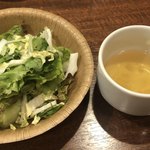 浪花オムライス - サラダとスープ