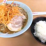 くるまやラーメン - ライス無料