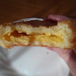 ブーランジュリー ベック - 中にはカスタードクリーム