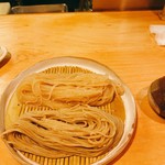 石臼挽き手打 蕎楽亭 - むぎめおと（奥ひやむぎ、手前が蕎麦）