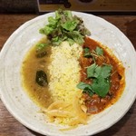 SPICY CURRY 魯珈 -  戻り鰹の激辛薬膳カレーと淡麗の２種カレー