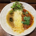 SPICY CURRY 魯珈 -  戻り鰹の激辛薬膳カレーと淡麗の２種カレー
