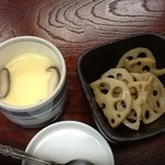 海鮮 あいだ - 海鮮丼の茶碗蒸しとお通しの小鉢