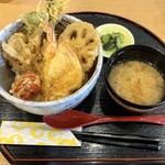 Tempura Sakusaku - ランチ限定日替わり天丼 500円
                        （おしんこ・味噌汁付）