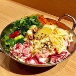 匠屋 あいべ - とろーりチーズの豆乳鍋