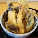 Tempura Sakusaku - ランチ限定日替わり天丼 500円
                        （おしんこ・味噌汁付）