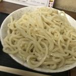 日の出屋 - 特製もりそばの麺　ズームアップ！