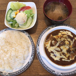 コキール - ハンバーグランチ（カレー焼きチーズ）