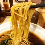 拉麺大公 - 濱地鶏の中華蕎麦 麺リフトアップ