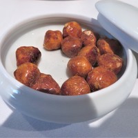 モトイ - ヘーゼルナッツのカラメリゼ
