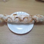 パン・ドゥ・マルシェ - マカダミアのバゲット（\300）