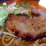 嵐ラーメン - 絶品炭火チャーシュー。