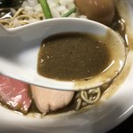 中華そば いづる - ドロドロのスープ