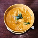 マレーシア ボレ - 一口目でライス投入を決意。額と首筋に汗が少し垂れる程よい辛さ。