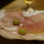 Italian Kitchen VANSAN - お通しの生ハム