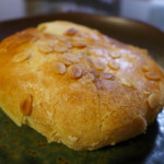 鍾漢元餅舗 - 料理写真:核桃蓮蓉(RM13.8)