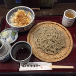 119193010 - 盛り 880円
                      白海老のかき揚げ丼 440円