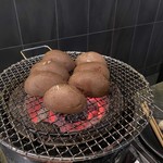 仙台牛炭火焼ステーキ AZUMAN - 