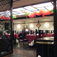 旬遊紀 - 店内は奥行きがありとても広いです。