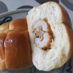 どんぐり - ちくわパン 断面図