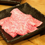 Tachigui Yakiniku Jiroumaru - サシが入ってるお肉は溶ける程柔らかいでしょう