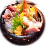 Sushi Sakanado Korono Heso - 特選厳選20種の海鮮ちらし寿司