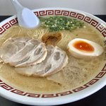 双喜紋 - ラーメン　味付けたまごトッピング（たまごが１つ隠れてました）