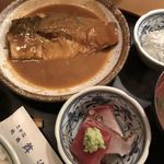 舞浜 - 鯖味噌煮と刺身接写！