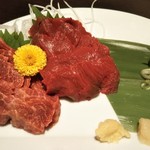 信州炭火炉端 すえひろ - 信州名物馬刺し盛合わせ1,480円