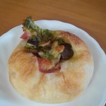 ブーランジュリー ベック - キノコのピザ(正式な商品名失念、250円税抜)