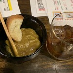 Yakitori Gurume Hitotsubo - お通しのカレー＆珈琲焼酎