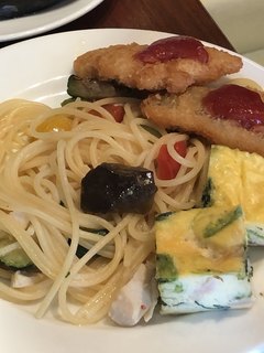 resutoranandoba-inzapa-ku - パスタ、お魚のフライ、オムレツ