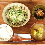 Wain Dokoro Oaji - 【平日ランチ】定番　「豚と水菜のハリハリ」　出汁orポン酢orゴマ