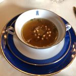 トゥールダルジャン - スープ「琥珀色に輝く幼鴨のコンソメスープ」