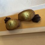 トゥールダルジャン - 小菓子、エゴマのマドレーヌとショコラサブレ