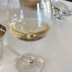 トゥールダルジャン - グラス白ワイン（ムルソー レ クル ブシャール ペール エ フィス）