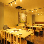 伊賀牛 焼肉 えん - 広めにつくられていますので、ゆったりできますよ。