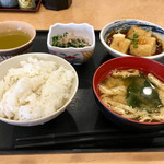 岩本町小町食堂 - この組み合わせで560円也