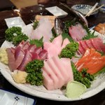 魚八 - 料理写真:刺身の盛り合わせ　お任せ

