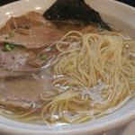 Chuukasoba Ikkyuu - 麺は腰のあるストレート細麺