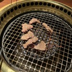 亜李蘭 別邸 - タンを焼くとこんなに小さくなってしまいました。